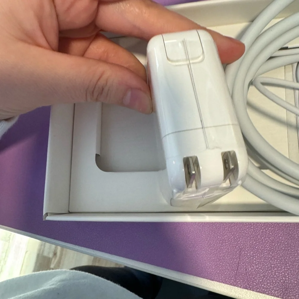 Apple 45w MagSafe 2 power adapter